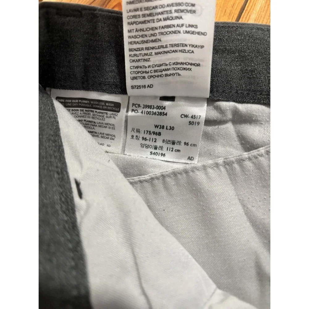 Dockers Men's Classic Fit Flat Front Chino Pants W38 L30 Gray Casual Khakis